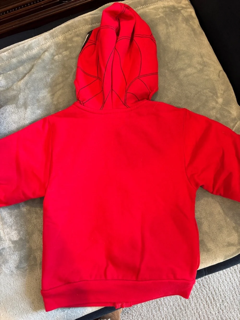 Marvel Spider-Man Hooded Costume Jacket with Matching Slippers Bundle - Picture 5 of 6